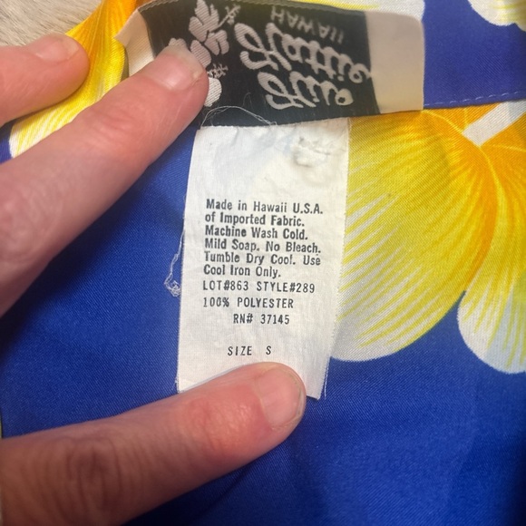 Hilo Hattie Blue and Yellow Tropical Shirt - Picture 3 of 3